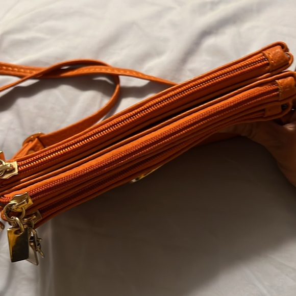 Tan orange crossbody - Picture 2 of 8